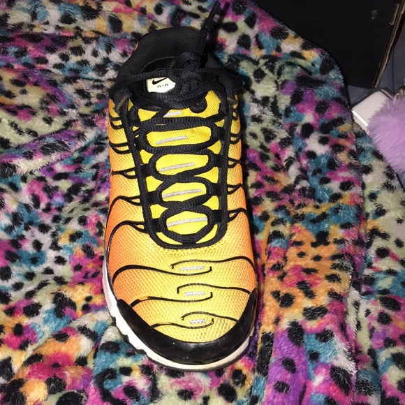 AirMax Plus - Picture 2 of 4